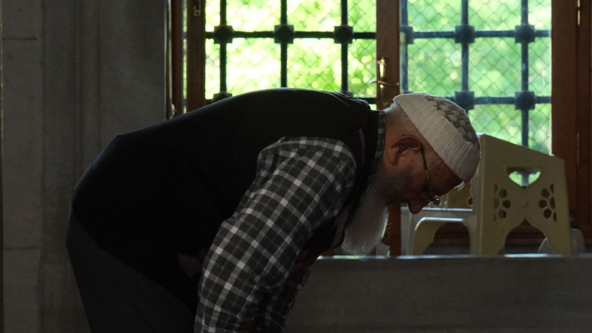 Anne Babanızla Umre: Yaşlı Hacı Adayları İçin Rehber